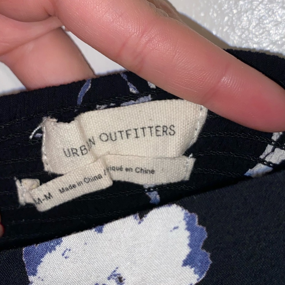 Urban Outfitters Poppy Sweetheart Button Down Romper - Picture 4 of 4